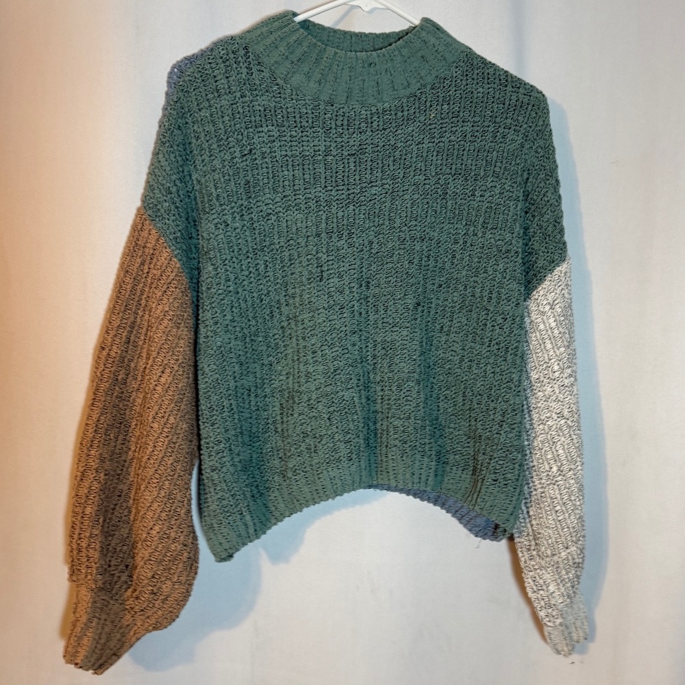 Color blocked knitted long sleeve turtle neck